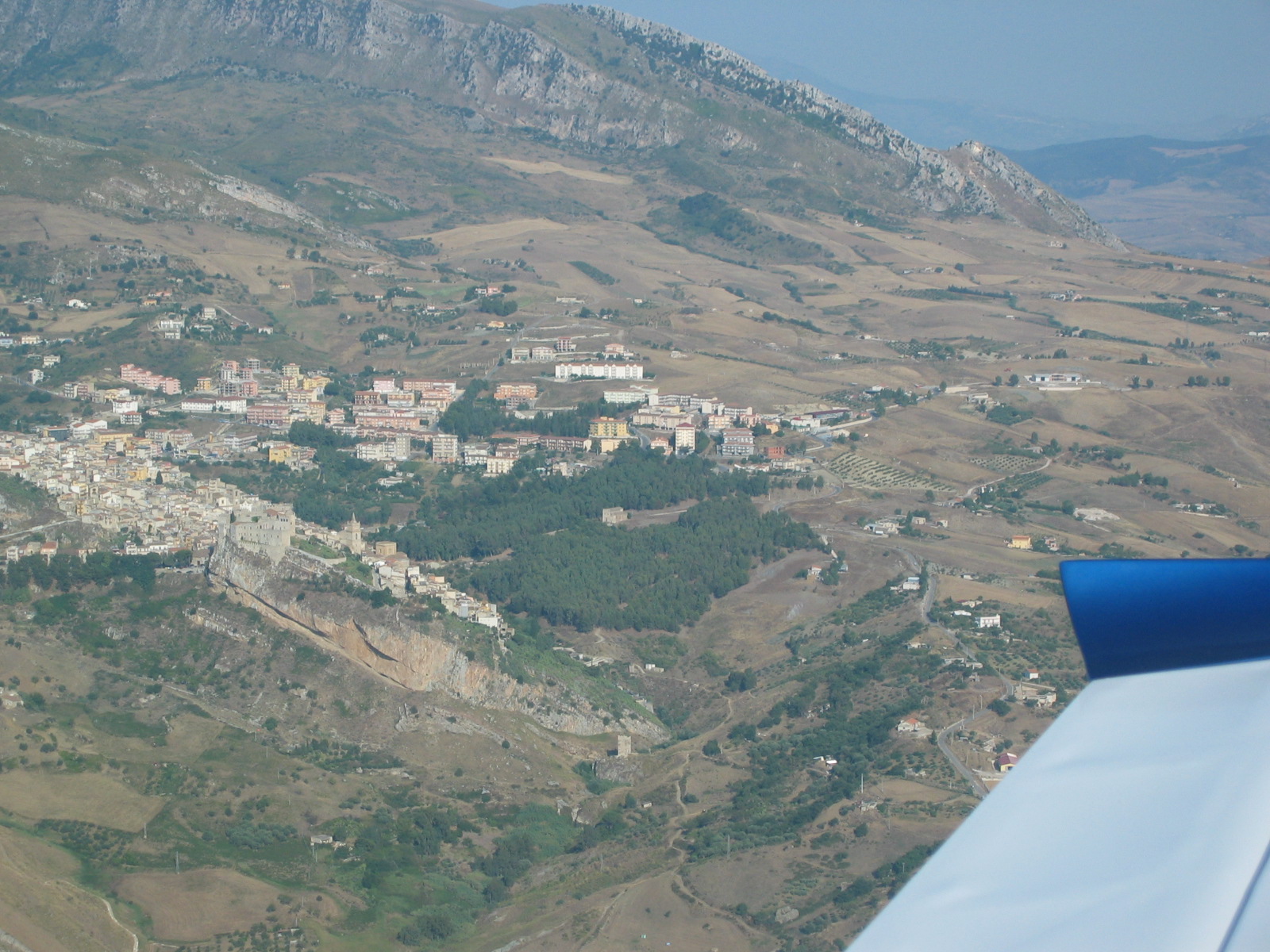 https://www.baialupo.com/gallery/2004-08-cefalu/2004_08_04_17_59_48P.jpg