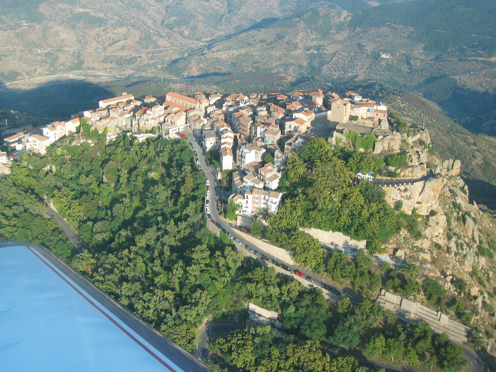 https://www.baialupo.com/gallery/2004-08-cefalu/2004_08_04_18_52_10P.jpg