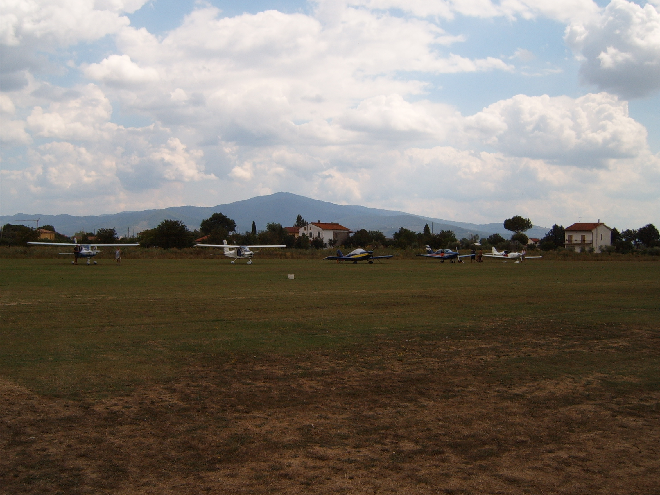 https://www.baialupo.com/gallery/2004-08-zingarata/S4300079.jpg
