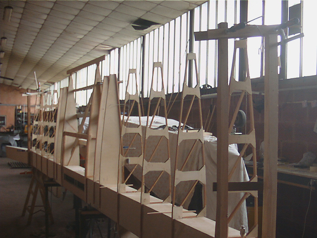 https://www.baialupo.com/gallery/2005-11-jodel-d18/ala1_prim_2003.jpg