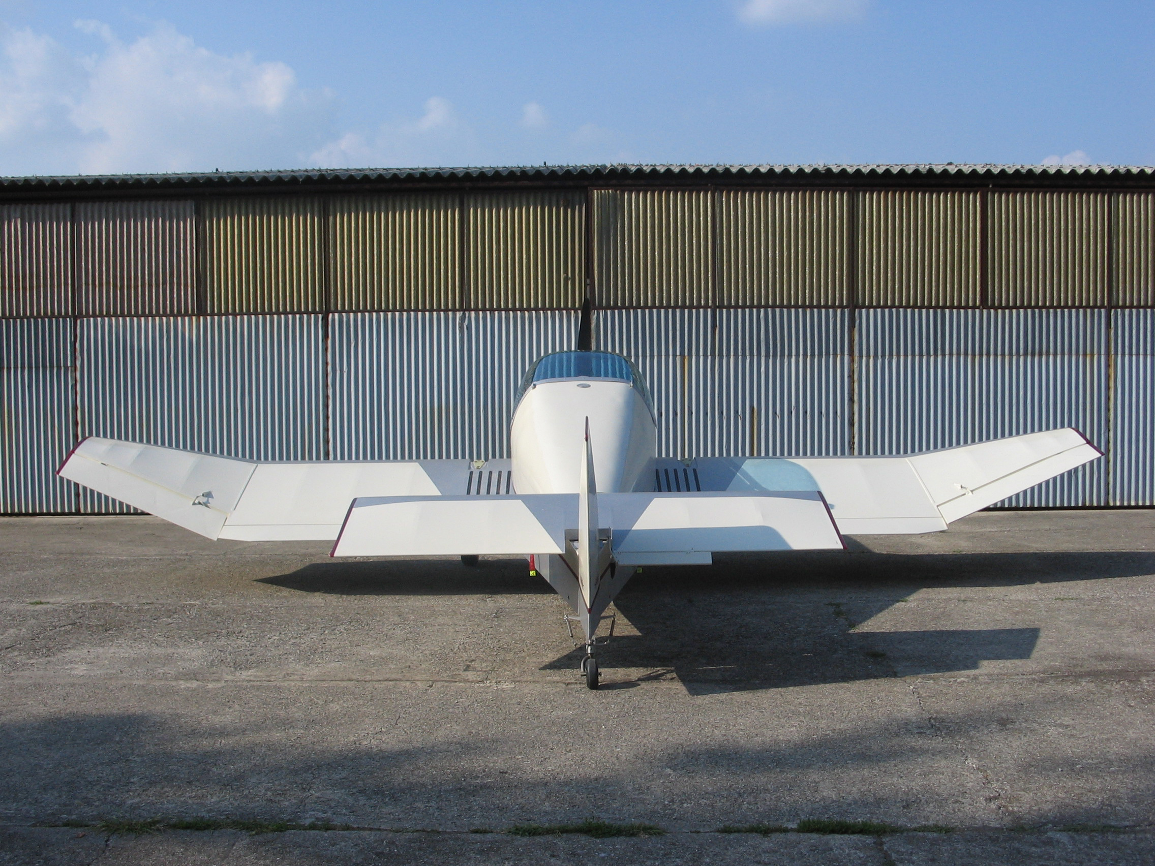 https://www.baialupo.com/gallery/2005-11-jodel-d18/jodel_d18_12_8_05_3.jpg