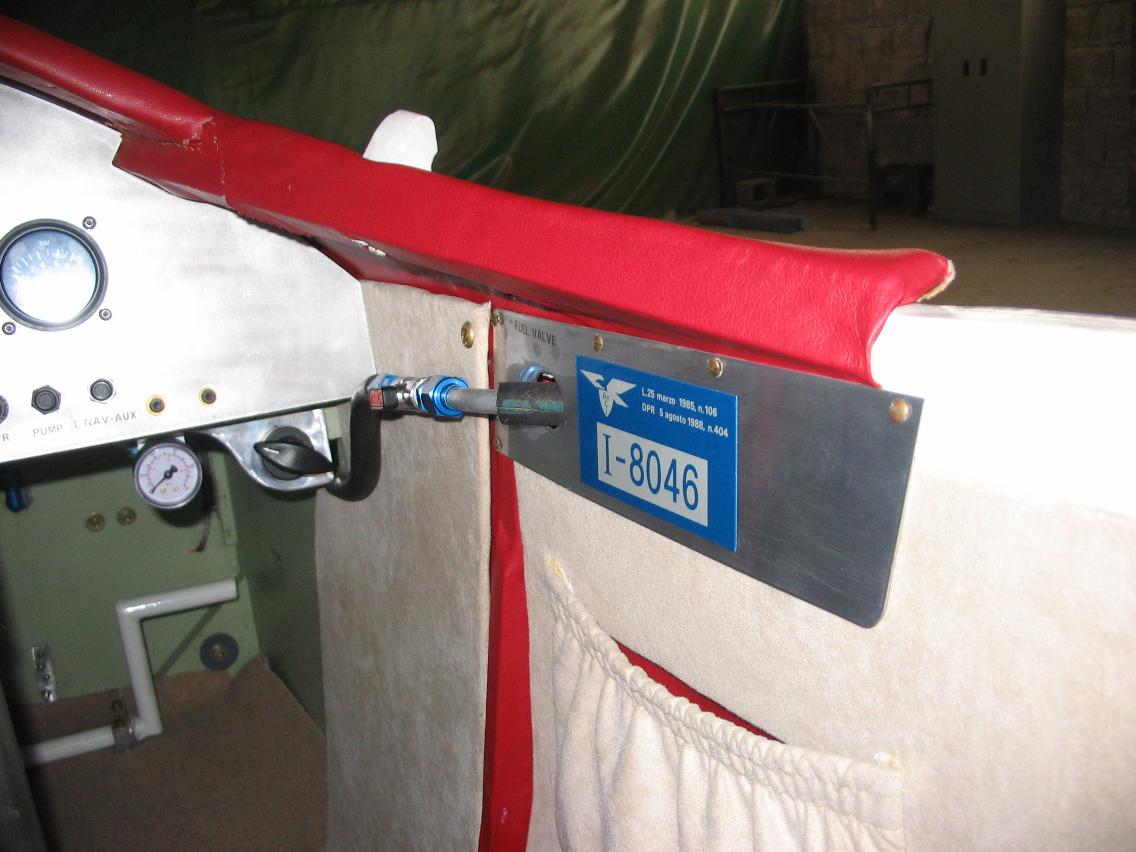 https://www.baialupo.com/gallery/2005-11-jodel-d18/jodel_finito_012.jpg