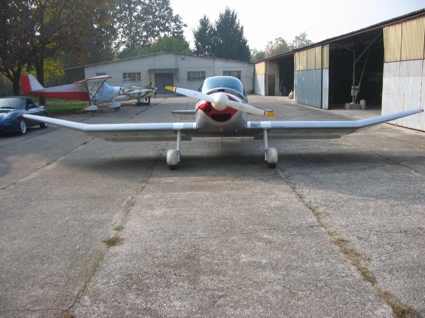 https://www.baialupo.com/gallery/2005-11-jodel-d18/jodel_finito_016.jpg