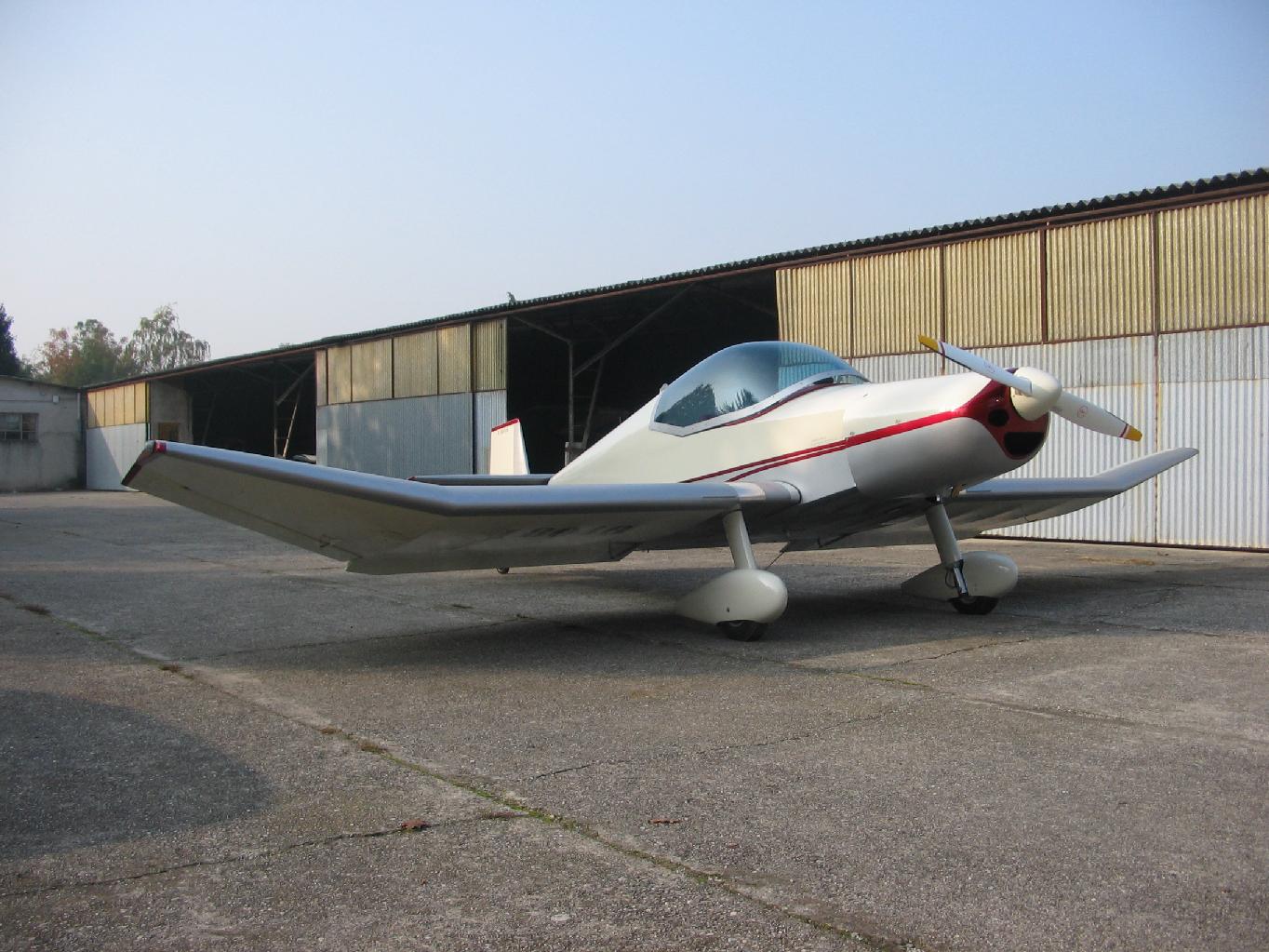 https://www.baialupo.com/gallery/2005-11-jodel-d18/jodel_finito_017.jpg
