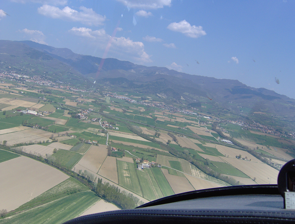 https://www.baialupo.com/gallery/2006-04-castiglione/pao00201.jpg
