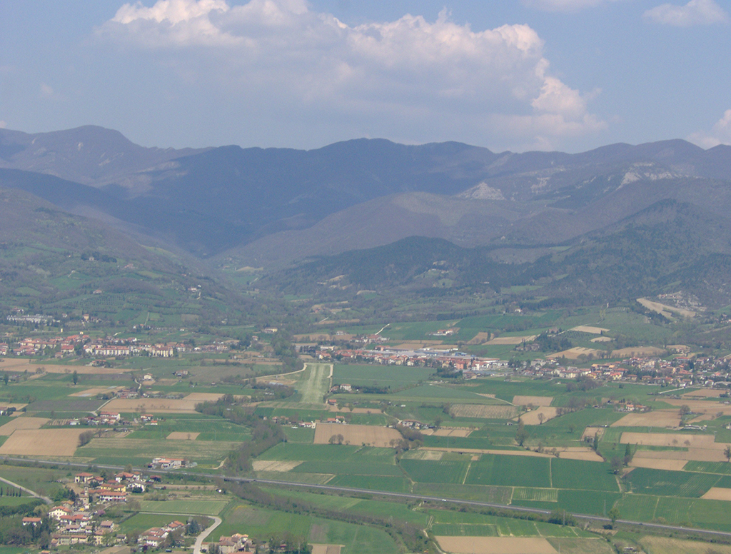 https://www.baialupo.com/gallery/2006-04-castiglione/pao00202.jpg