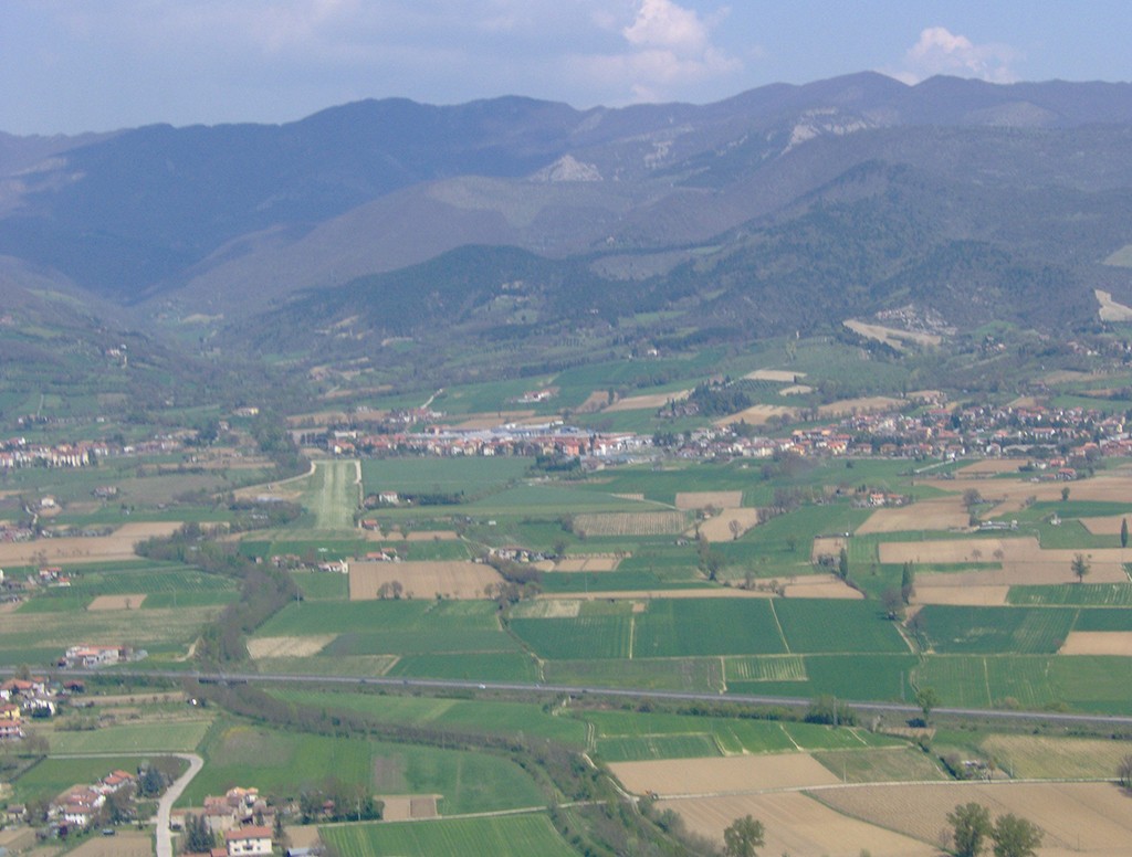 https://www.baialupo.com/gallery/2006-04-castiglione/pao00203.jpg