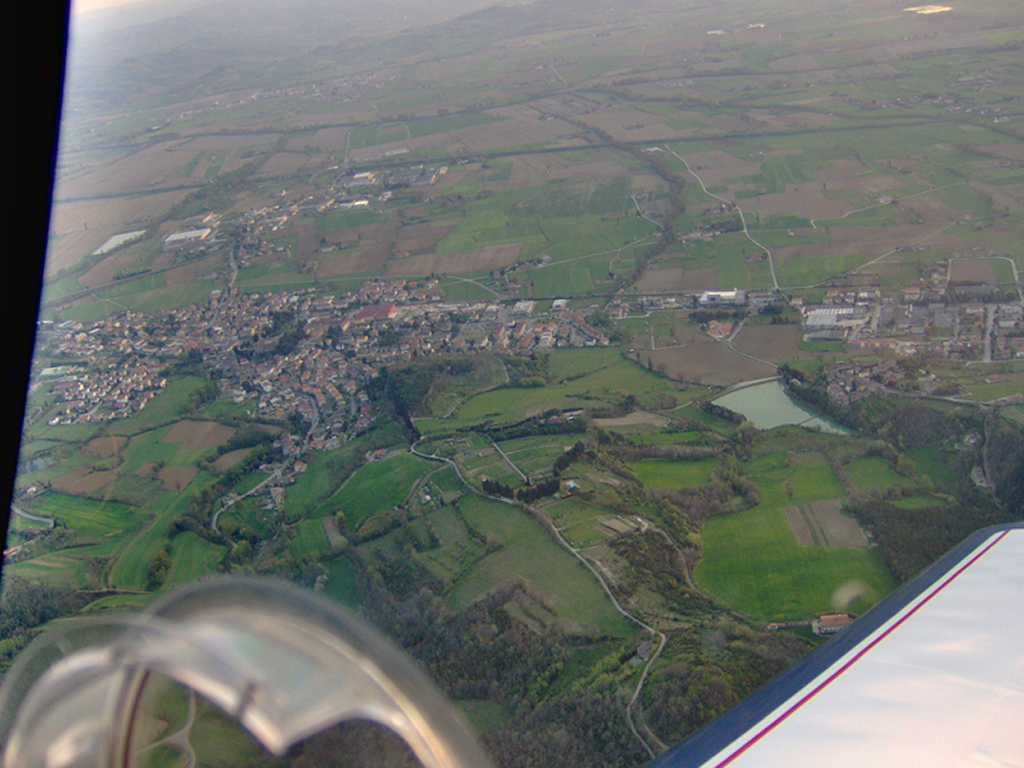 https://www.baialupo.com/gallery/2006-04-castiglione/pao00216.jpg