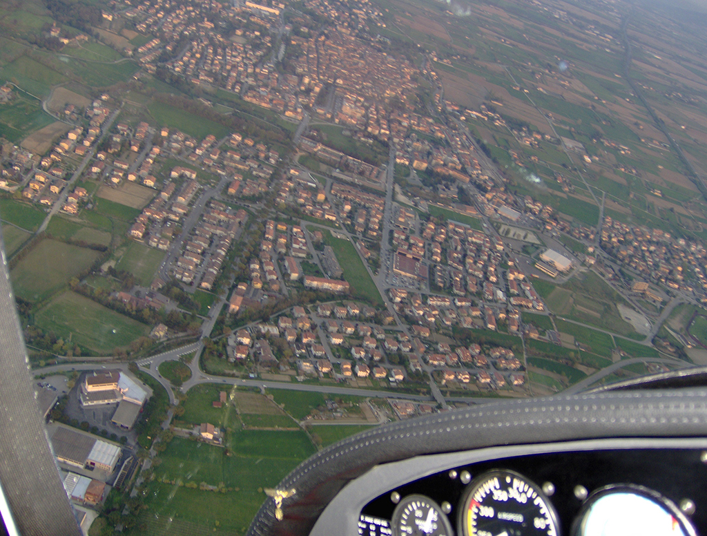 https://www.baialupo.com/gallery/2006-04-castiglione/pao00227.jpg