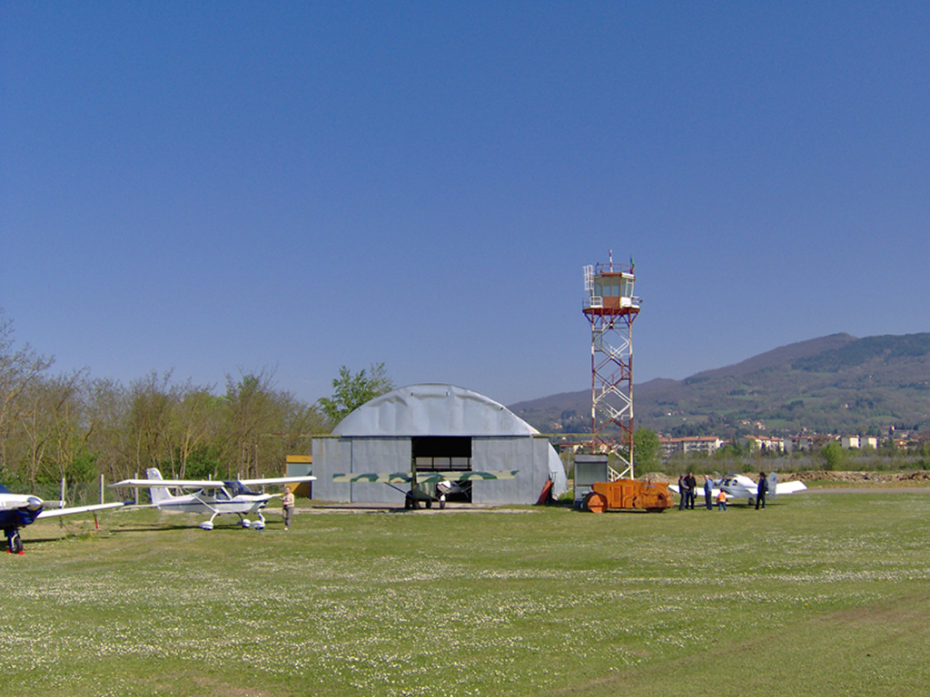 https://www.baialupo.com/gallery/2006-04-castiglione/pao00234.jpg