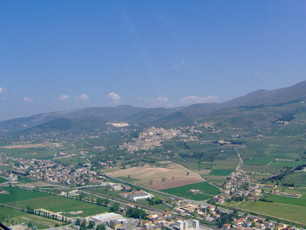 https://www.baialupo.com/gallery/2006-04-castiglione/pao00239.jpg
