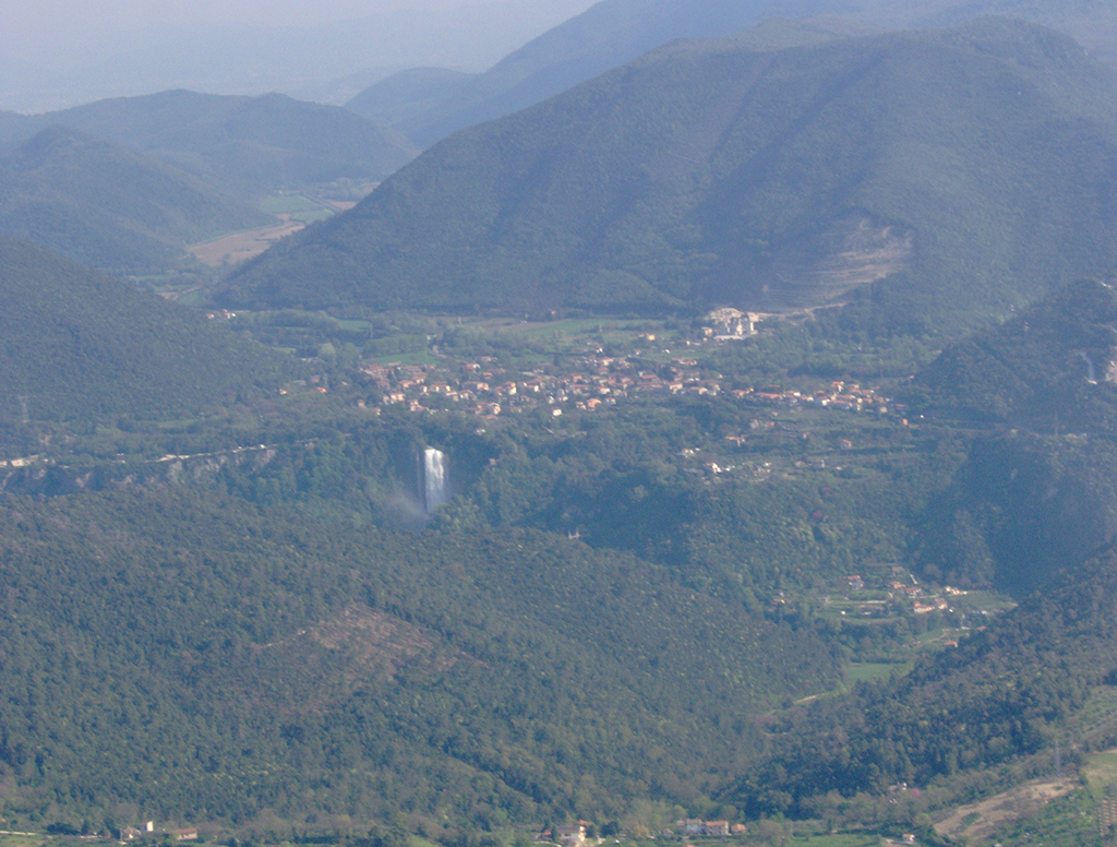 https://www.baialupo.com/gallery/2006-04-castiglione/pao00244.jpg