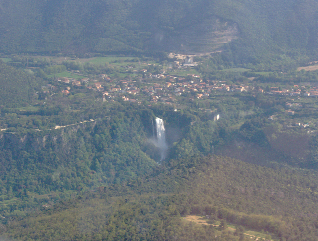 https://www.baialupo.com/gallery/2006-04-castiglione/pao00246.jpg