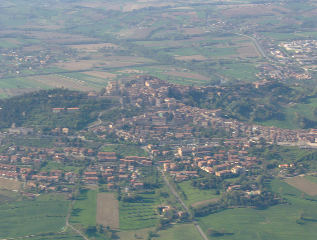 https://www.baialupo.com/gallery/2006-04-castiglione/pao00256.jpg