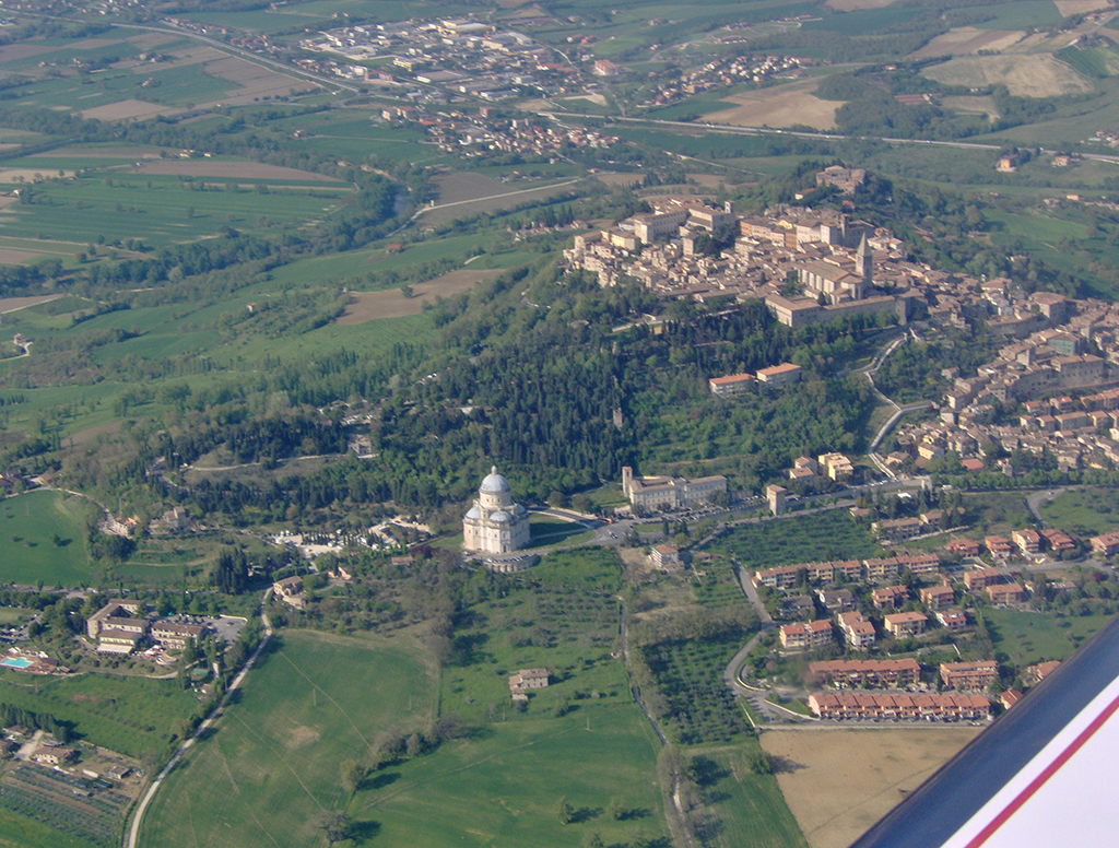 https://www.baialupo.com/gallery/2006-04-castiglione/pao00257.jpg