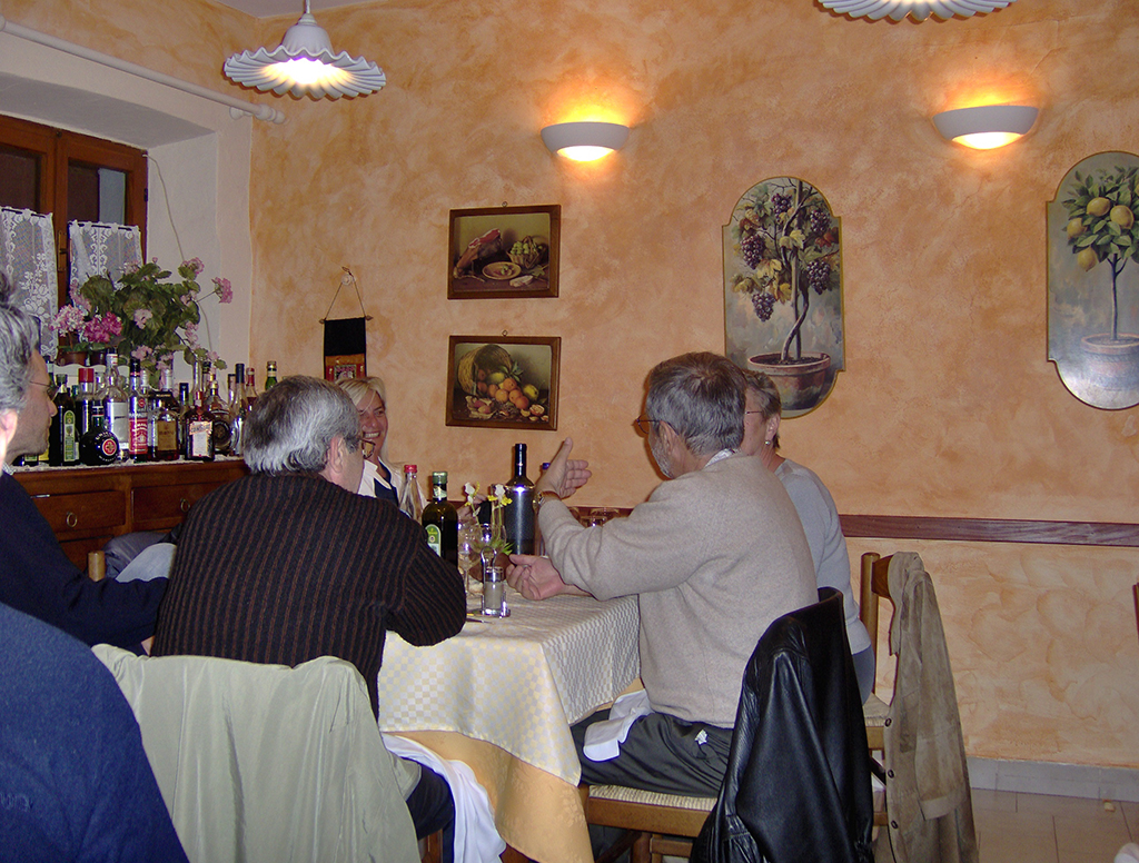 https://www.baialupo.com/gallery/2006-04-castiglione/pao00298.jpg