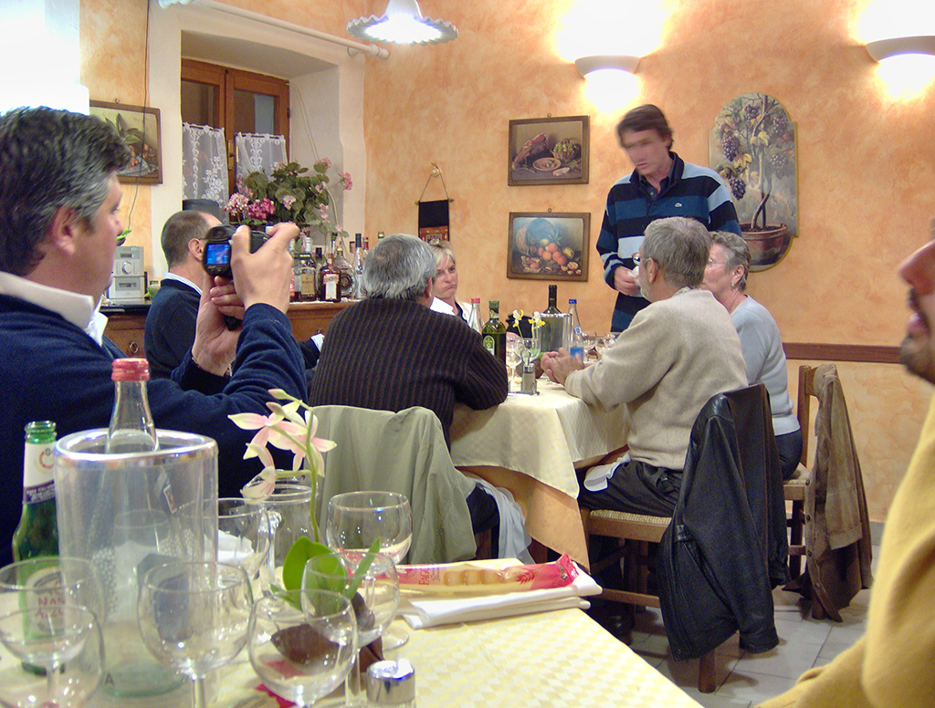 https://www.baialupo.com/gallery/2006-04-castiglione/pao00299.jpg