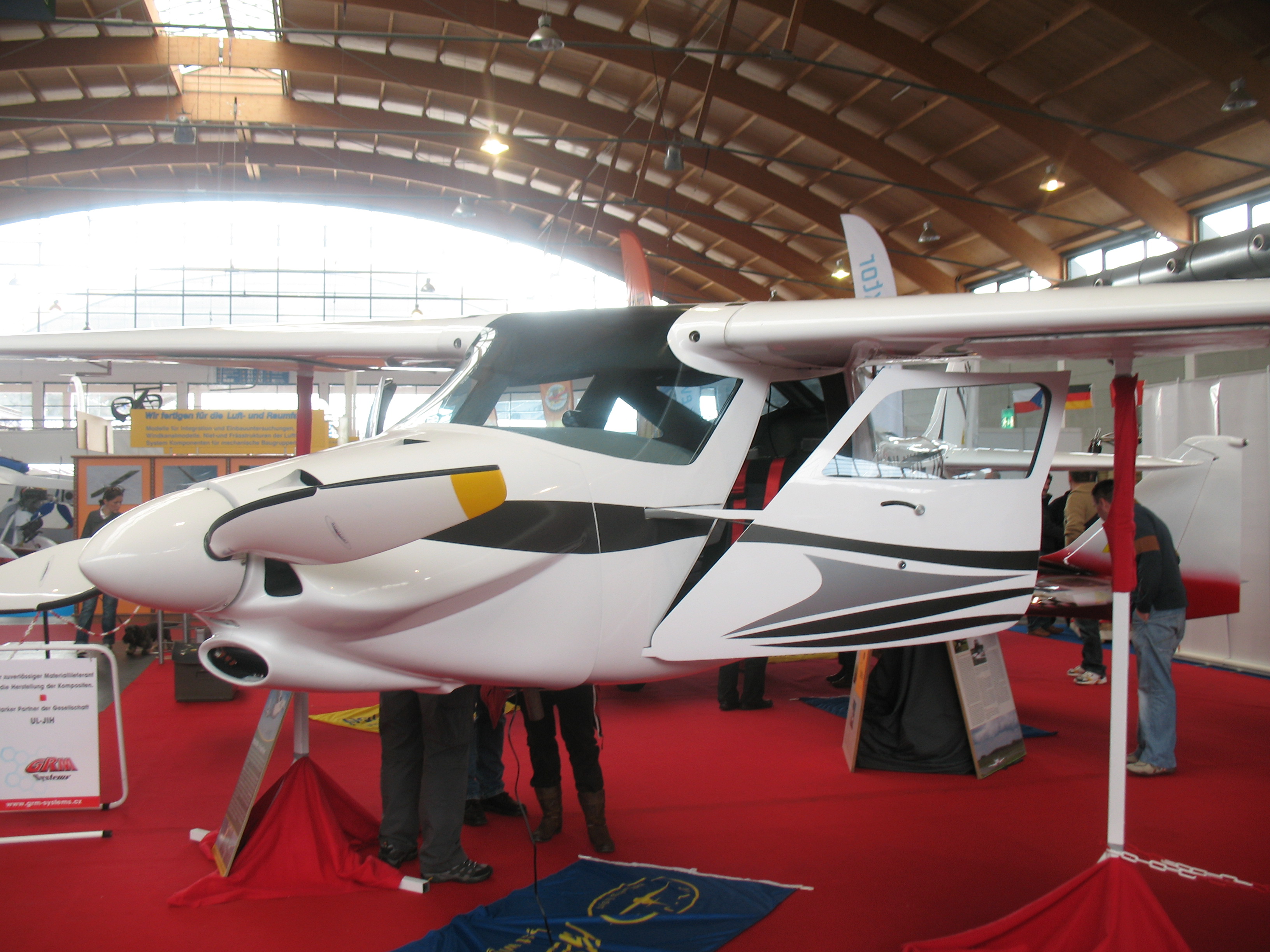 https://www.baialupo.com/gallery/2009-04-friedrichshafen/IMG_3162.jpg