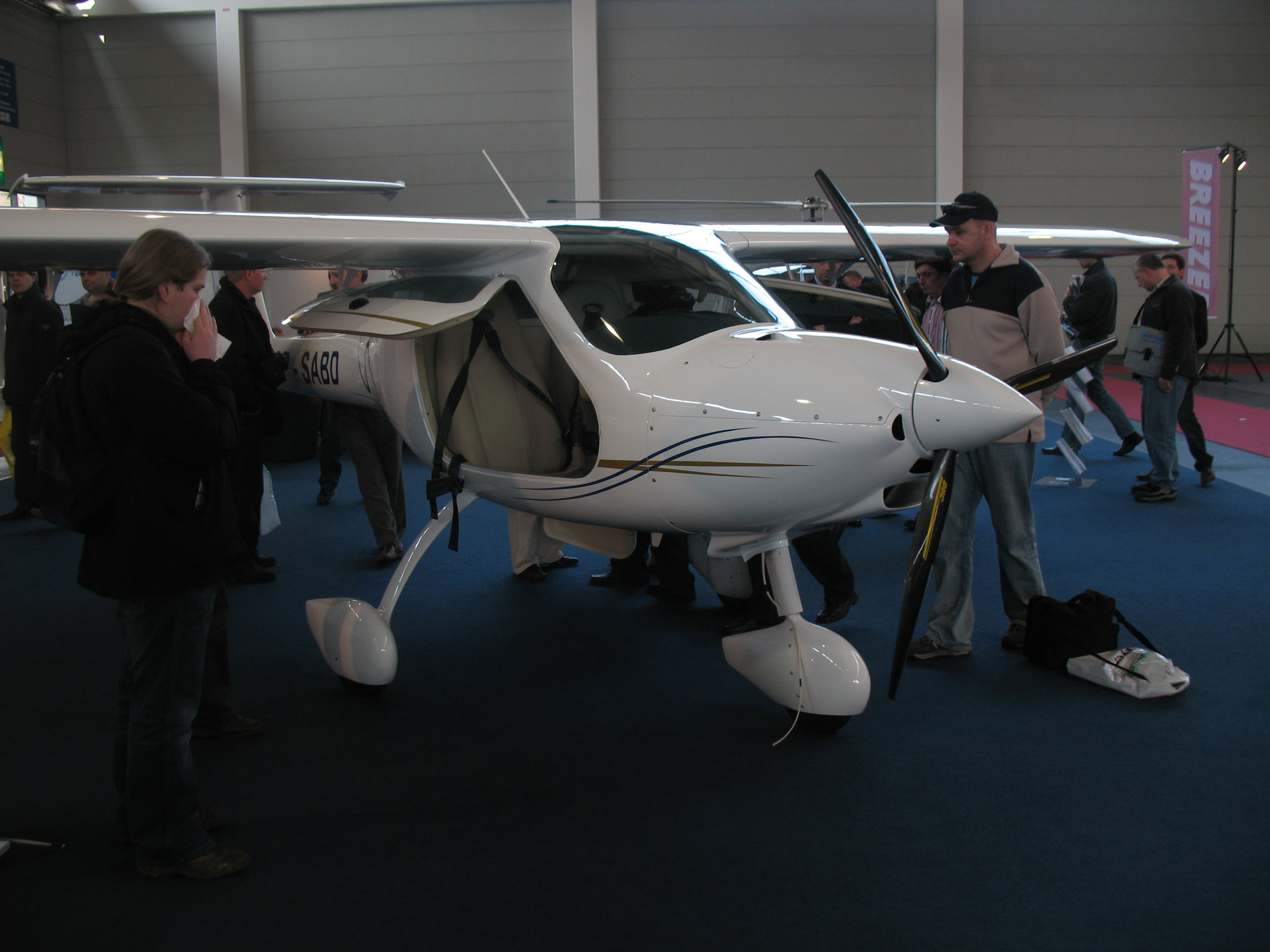 https://www.baialupo.com/gallery/2009-04-friedrichshafen/IMG_3188.jpg