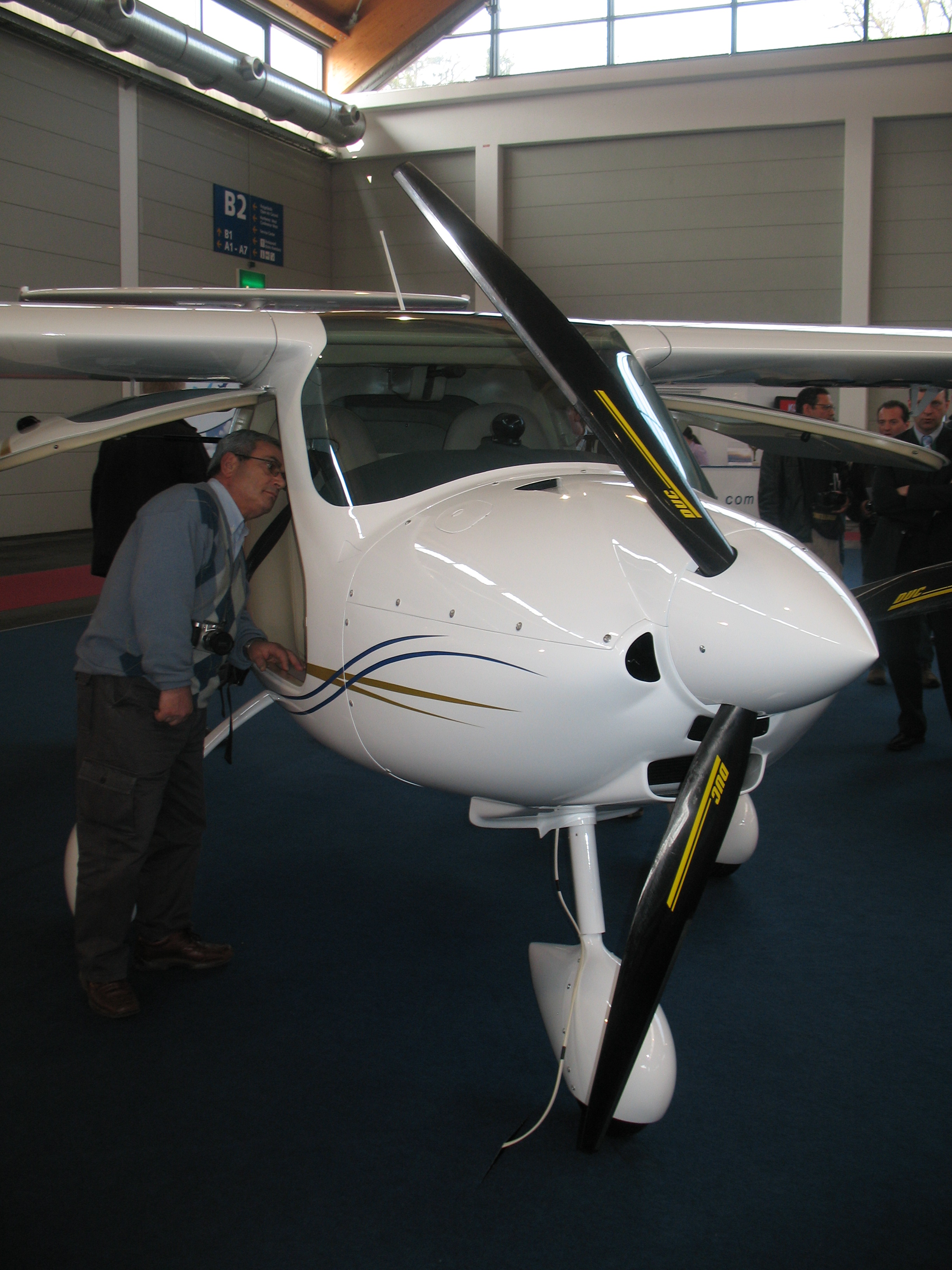 https://www.baialupo.com/gallery/2009-04-friedrichshafen/IMG_3190.jpg