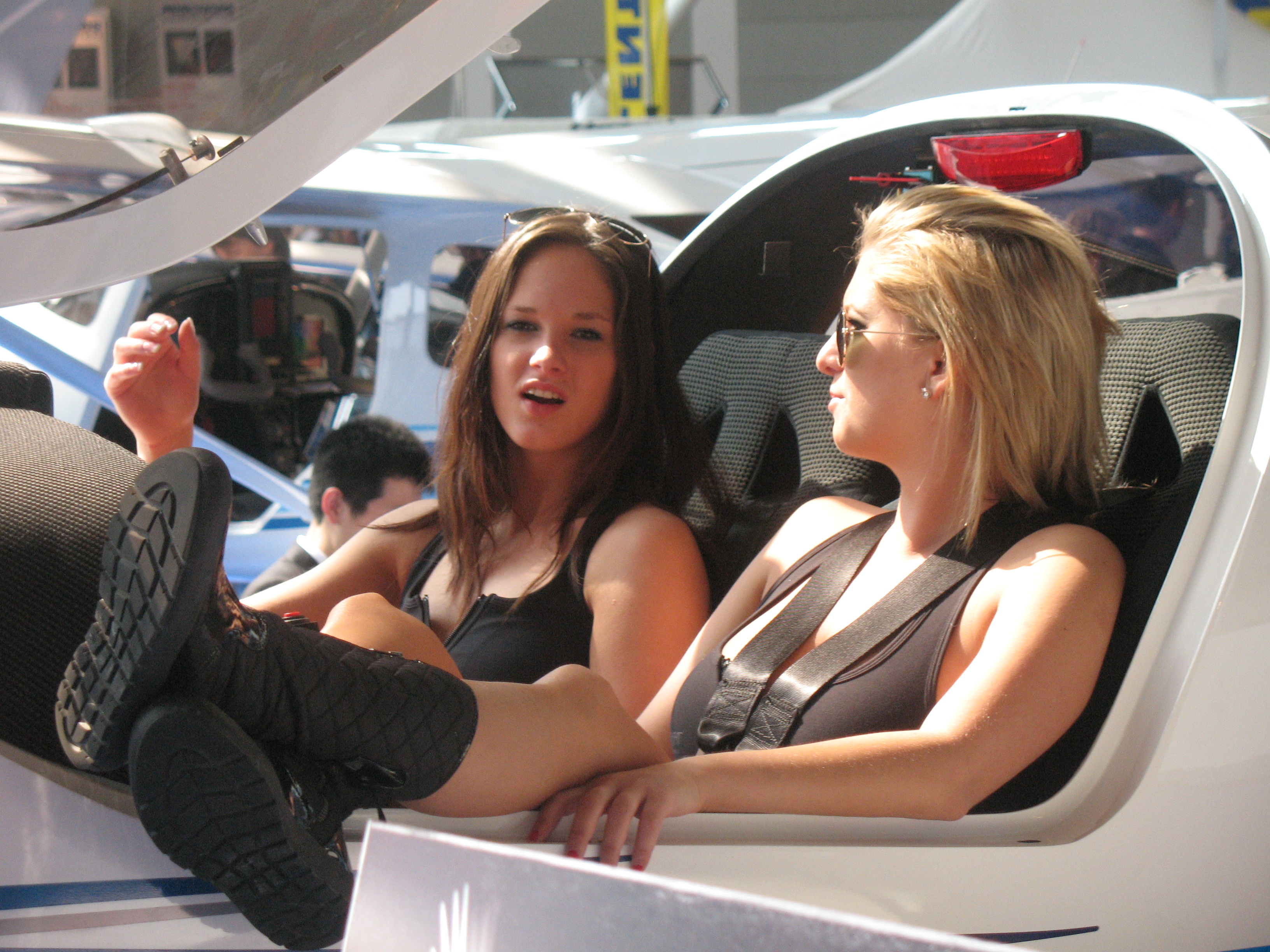 https://www.baialupo.com/gallery/2009-04-friedrichshafen/IMG_3202.jpg