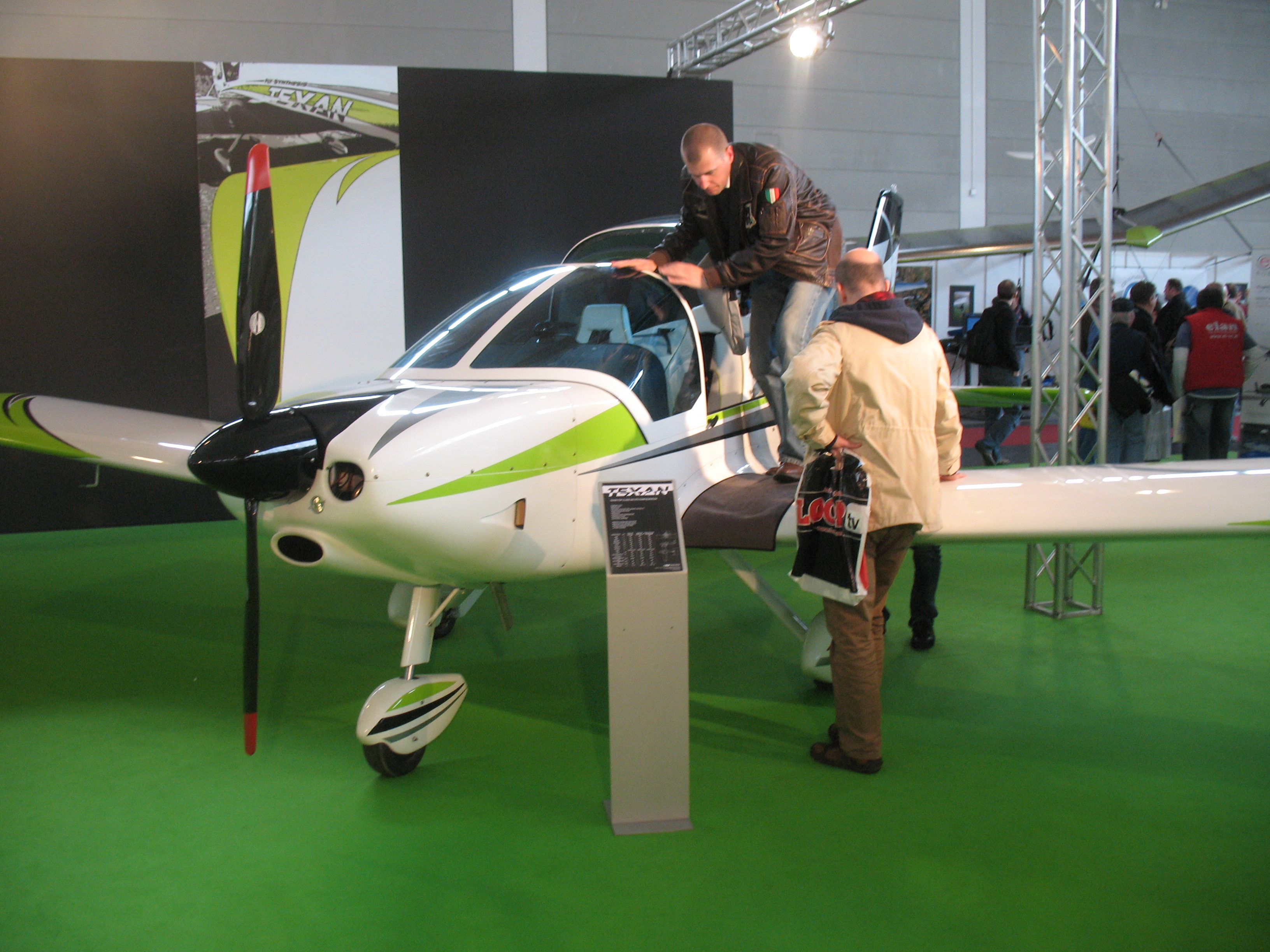 https://www.baialupo.com/gallery/2009-04-friedrichshafen/IMG_3204.jpg