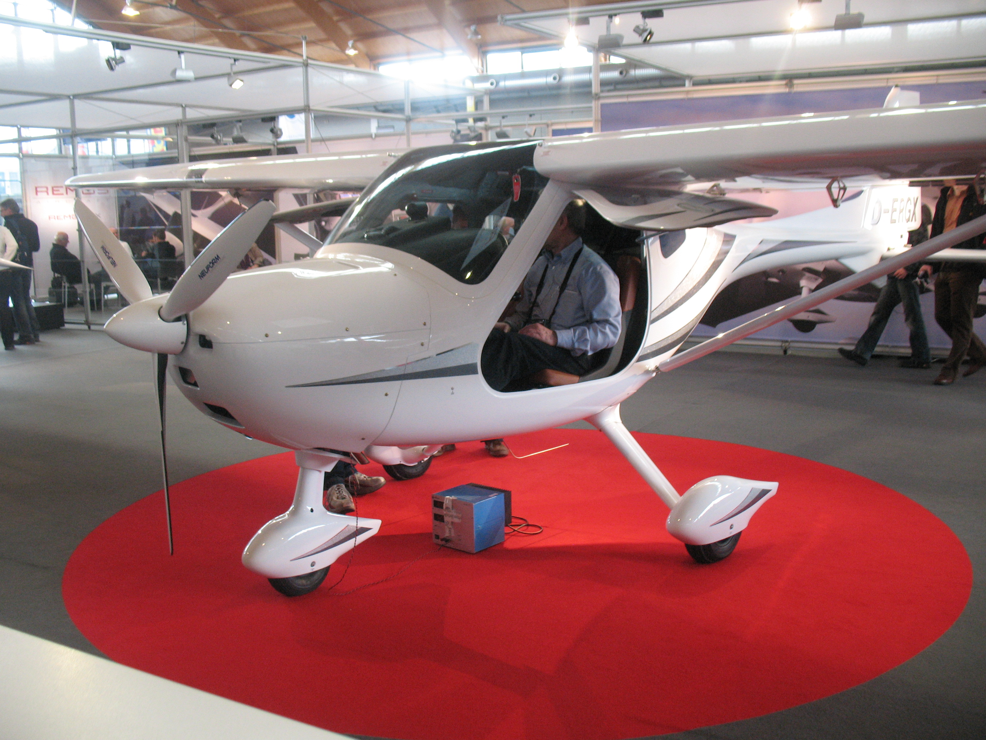 https://www.baialupo.com/gallery/2009-04-friedrichshafen/IMG_3216.jpg