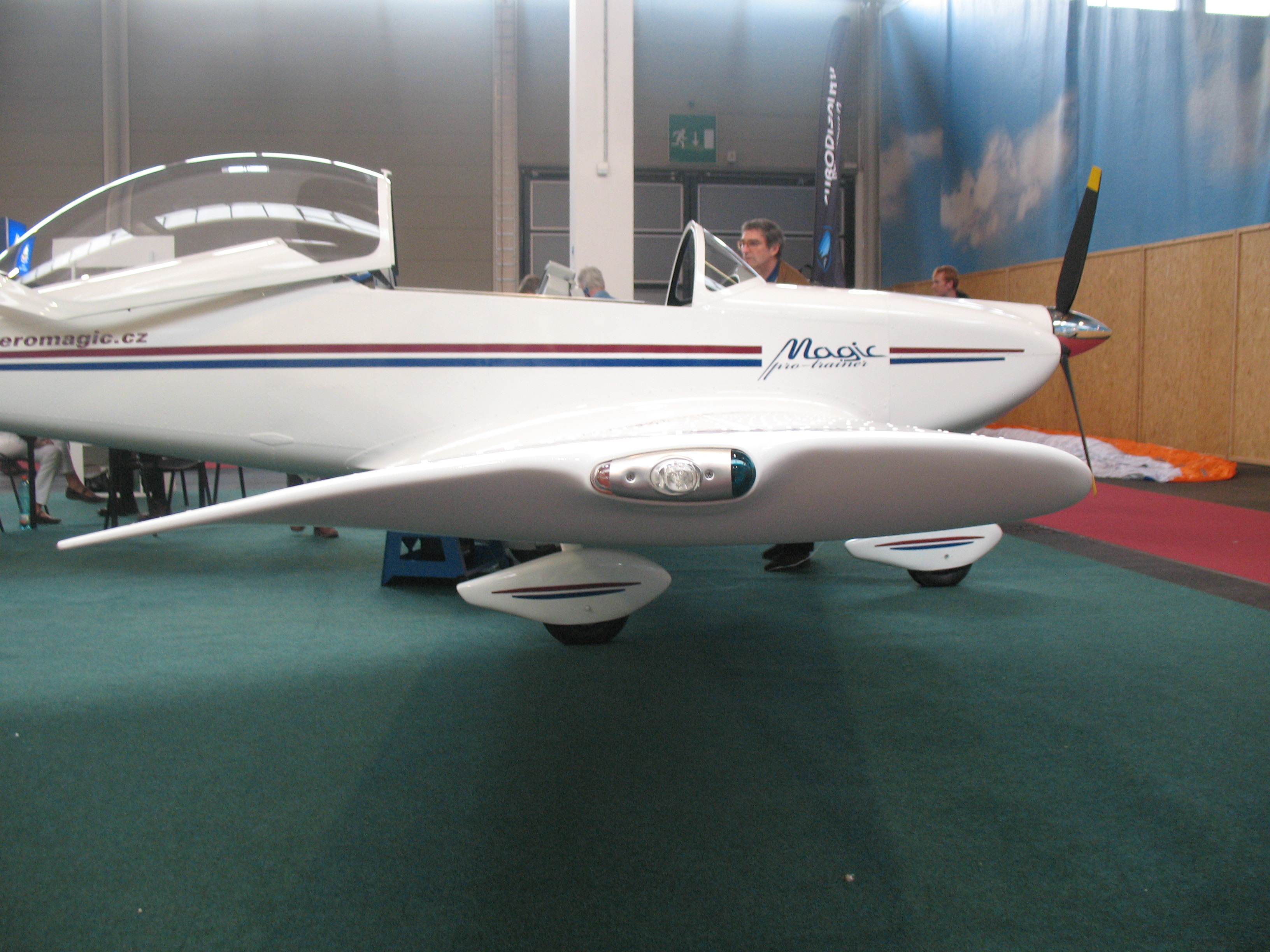 https://www.baialupo.com/gallery/2009-04-friedrichshafen/IMG_3223.jpg