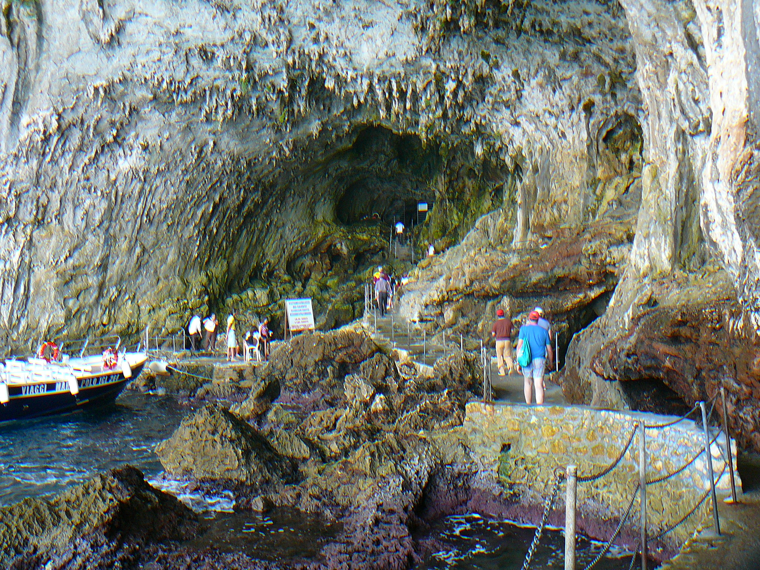 https://www.baialupo.com/gallery/2010-07-puglia/2010-07-30-122559.Panasonic-DMC-TZ1.jpg