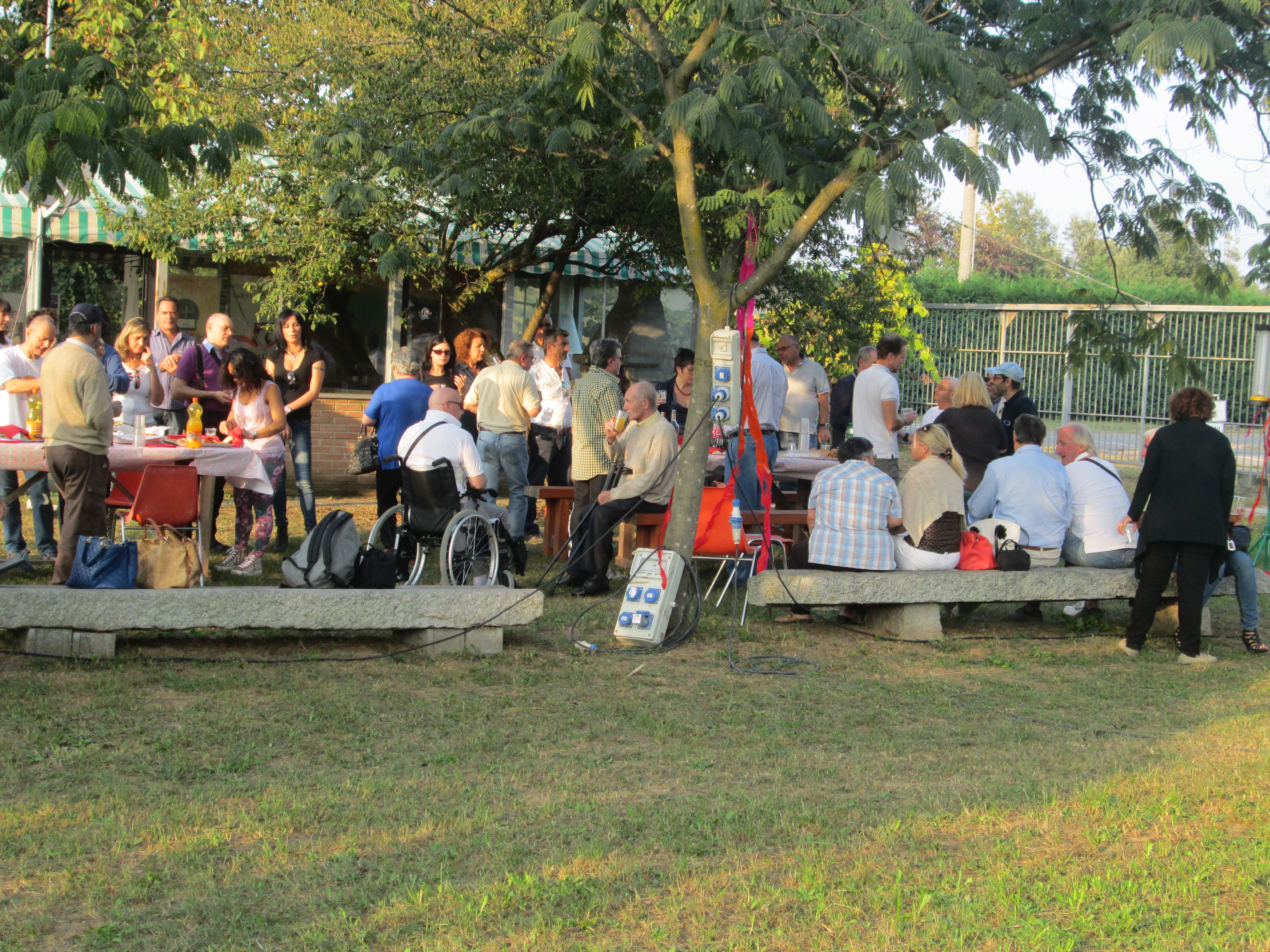 https://www.baialupo.com/gallery/2014-09-baia-aperitivo/2014-09-28_18-04-17-ros.jpg