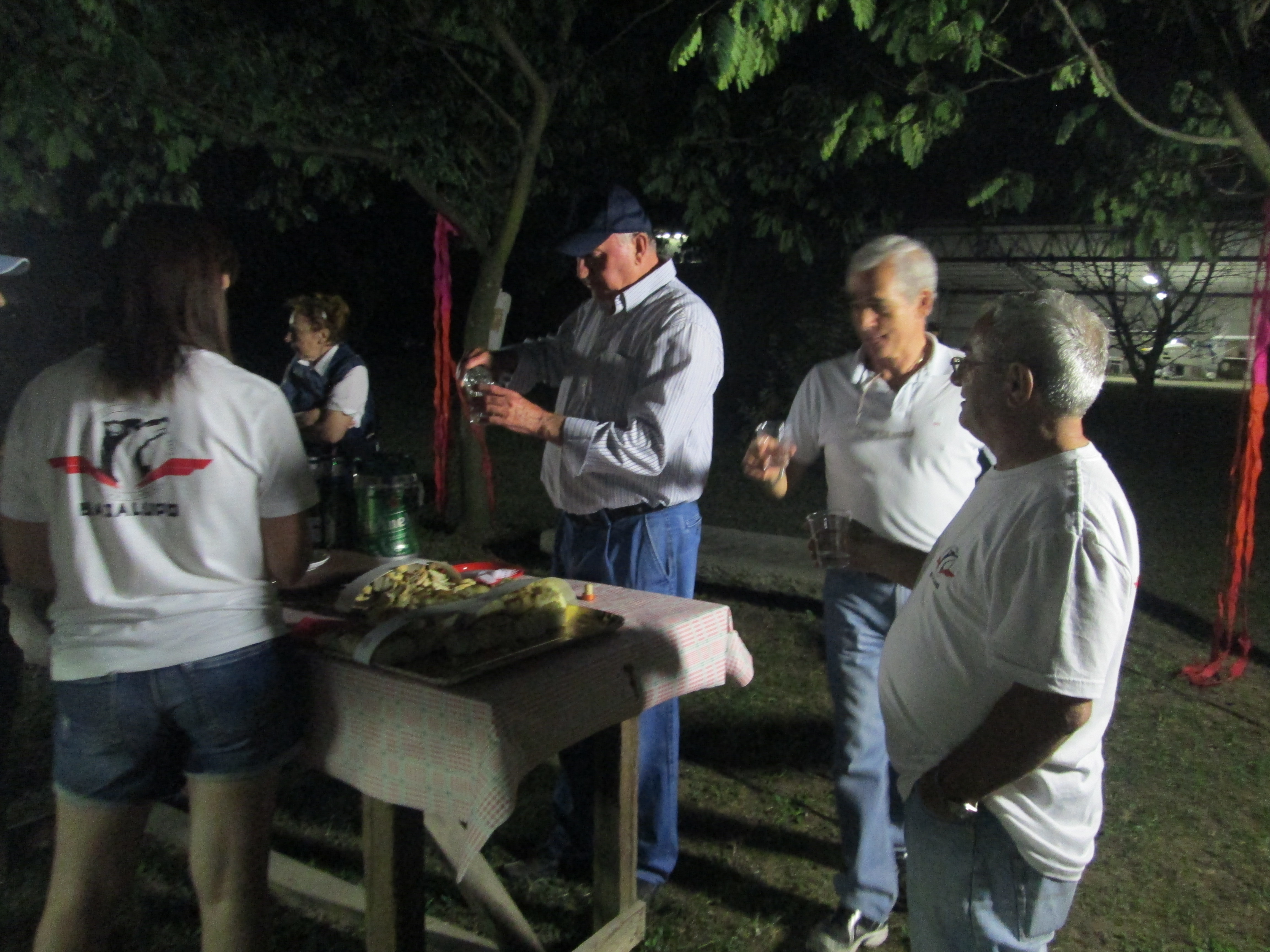 https://www.baialupo.com/gallery/2014-09-baia-aperitivo/2014-09-28_20-22-04-ros.jpg