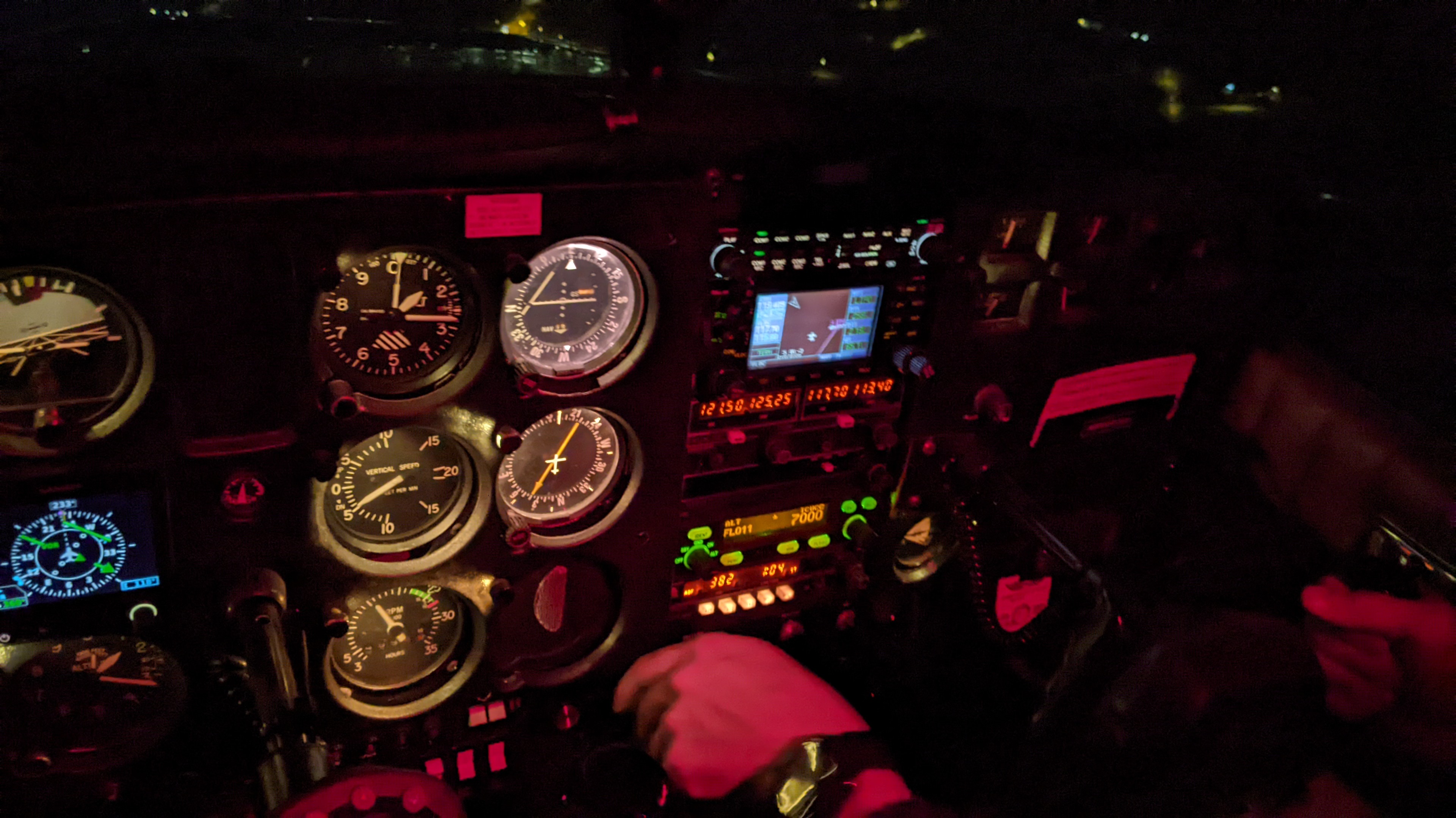 https://www.baialupo.com/gallery/2023-03-vfrnight/PXL_20230406_201836597.jpg